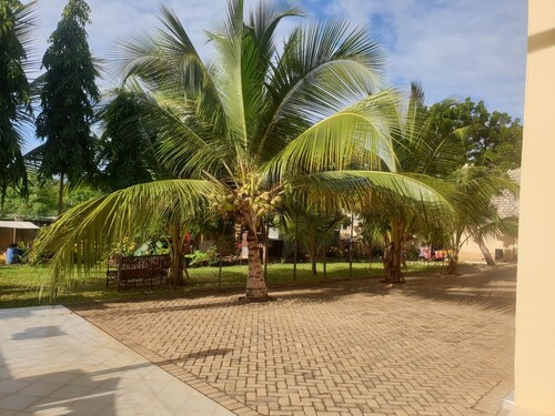 Fully furnished one bedroom apartments in Diani Beach Road and near carefour mrt