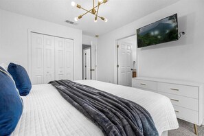 3 bedrooms, travel cot, WiFi, bed sheets