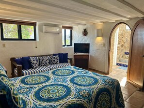 3 bedrooms, desk, free WiFi, bed sheets