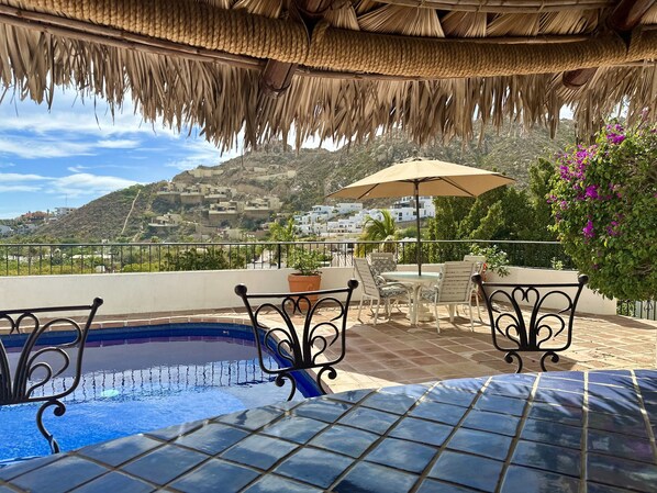 تناول الطعام بالخارج