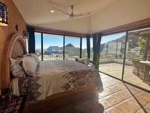 3 bedrooms, desk, free WiFi, bed sheets