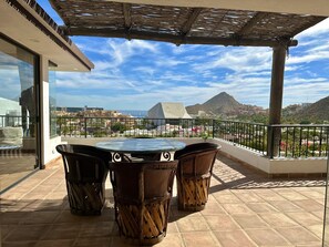 تناول الطعام بالخارج