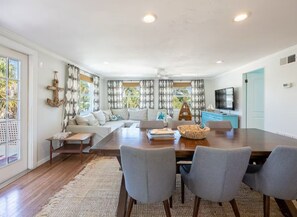 Interior - Cozy beach house! Just steps away from the world-class Manasota beach (Englewood)