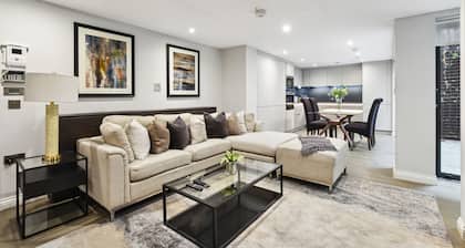 Buckingham Palace by Aeria Apartments