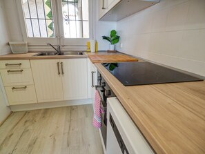 Refrigerador, microondas, horno, lavavajillas