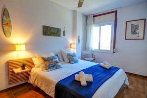 3 bedrooms, iron/ironing board, free WiFi, bed sheets - Clarimar Apartment by Hello Homes Sitges (Sitges)
