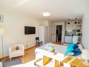 Iron/ironing board, free WiFi, bed sheets - The Blue Island Loft by Hello Homes Sitges (Sitges)