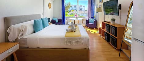 Iron/ironing board, free WiFi, bed sheets