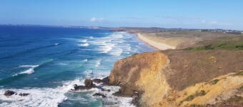 1km from Morgat beach, sleeps 5, quiet hamlet 