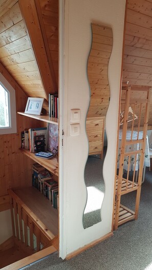 2 chambres, fer et planche Ă repasser, lit parapluie