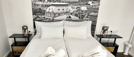 1 bedroom, in-room safe, desk, iron/ironing board