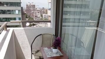 Comfort Studio Suite, 1 Bedroom, City View | Laptop workspace, blackout drapes, free WiFi, bed sheets