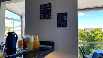 Desayuno para llevar incluido todos los días