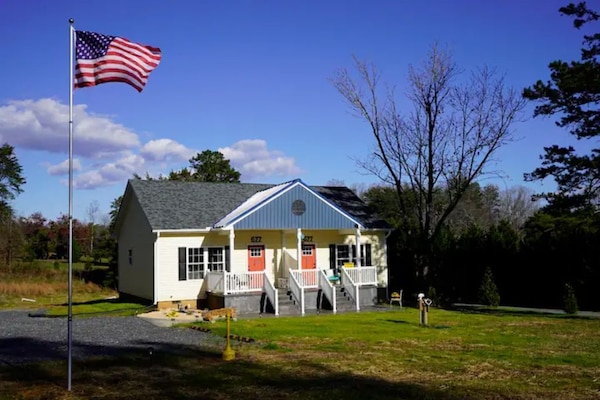 Welcome to Bluebird Cottage, where you'll be close to award-winning wineries.
