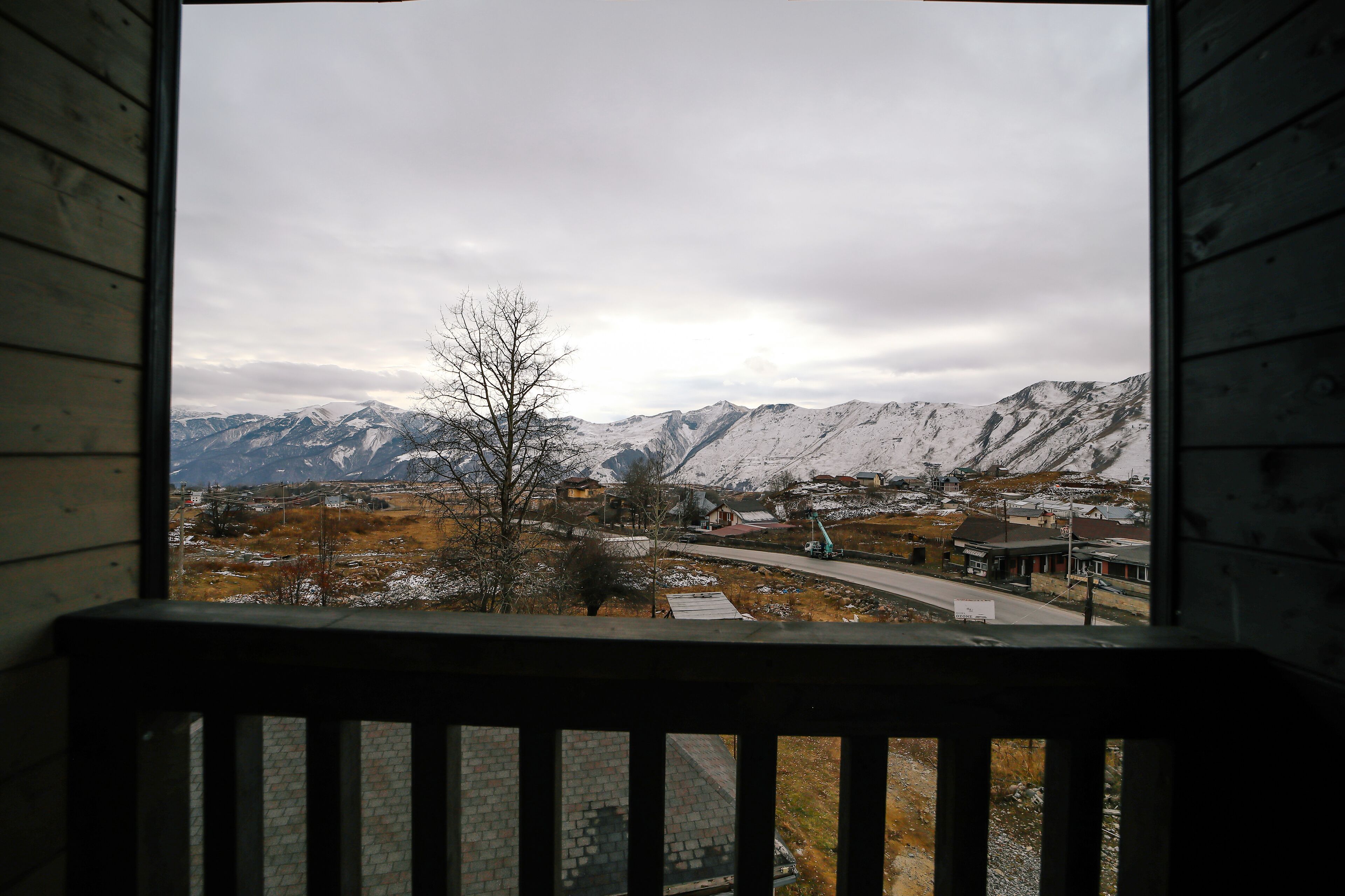 Mini bikinili qizlar, fotosuratlar va videolar