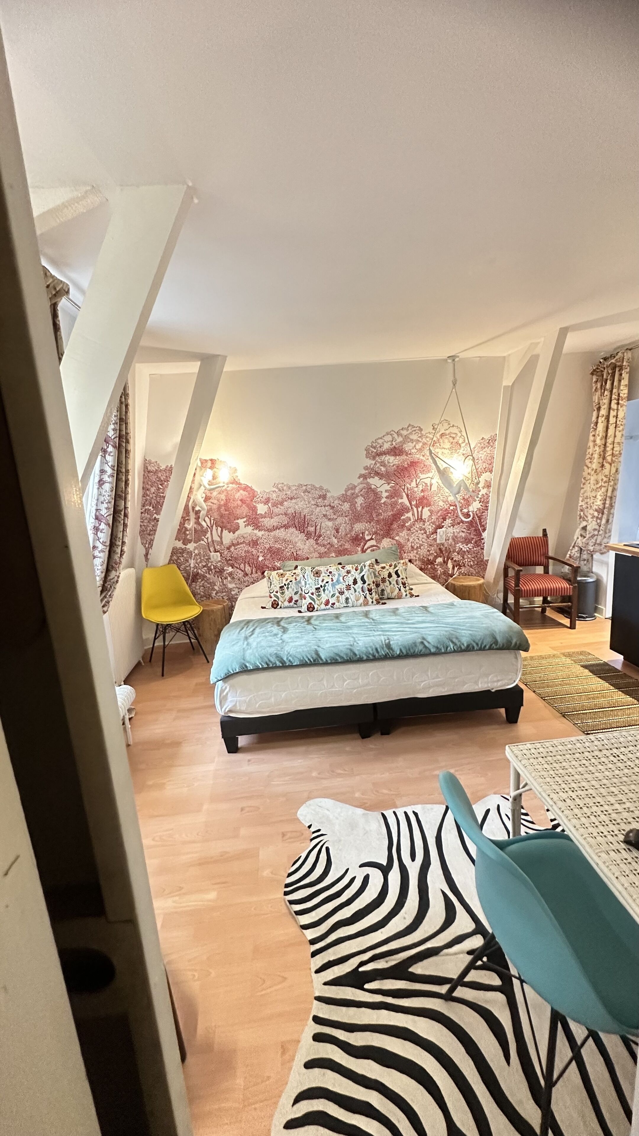 4 chambres, fer et planche à repasser, Wi-Fi gratuit, draps fournis