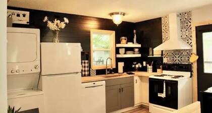 Greenbrier Getaway 1: Hike, Bike, Ski! Fenced Yard, Firepit, Wi-Fi, 1 Dog OK