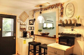 雪櫃、微波爐、焗爐、爐具