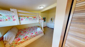 2 slaapkamers, een strijkplank/strijkijzer, gratis wifi, beddengoed