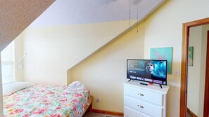 2 bedrooms, iron/ironing board, free WiFi, bed sheets - Affordable Gulf Front Triplex (Port Saint Joe)