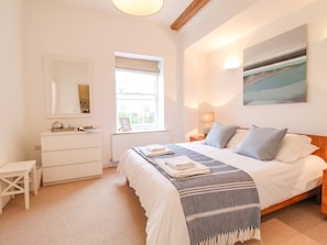 3 bedrooms, individually decorated, individually furnished, free WiFi