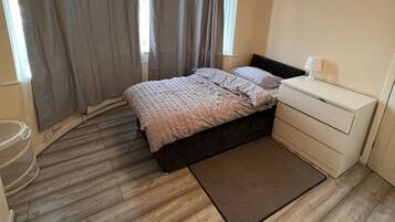 House, Multiple Beds | 5 bedrooms, iron/ironing board, free WiFi, bed sheets