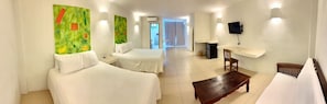 Comfort Quadruple Room, Poolside