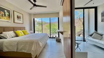 Departamento exclusivo, Terraza | Ropa de cama de alta calidad y caja de seguridad en la habitación