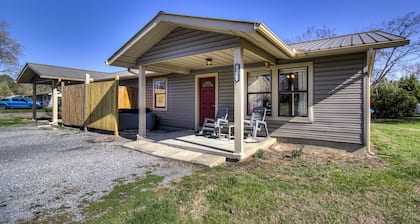 Jaxon's Mountain River Retreat w/Hot Tub, Arcade, 2 King Beds, Leather Recliners