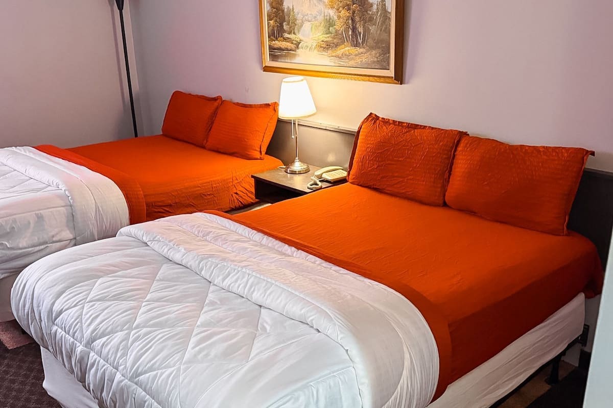 Basic Room, 2 Twin Beds | Free WiFi