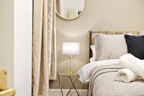 2 dormitorios, tabla de planchar con plancha, wifi gratis y ropa de cama
