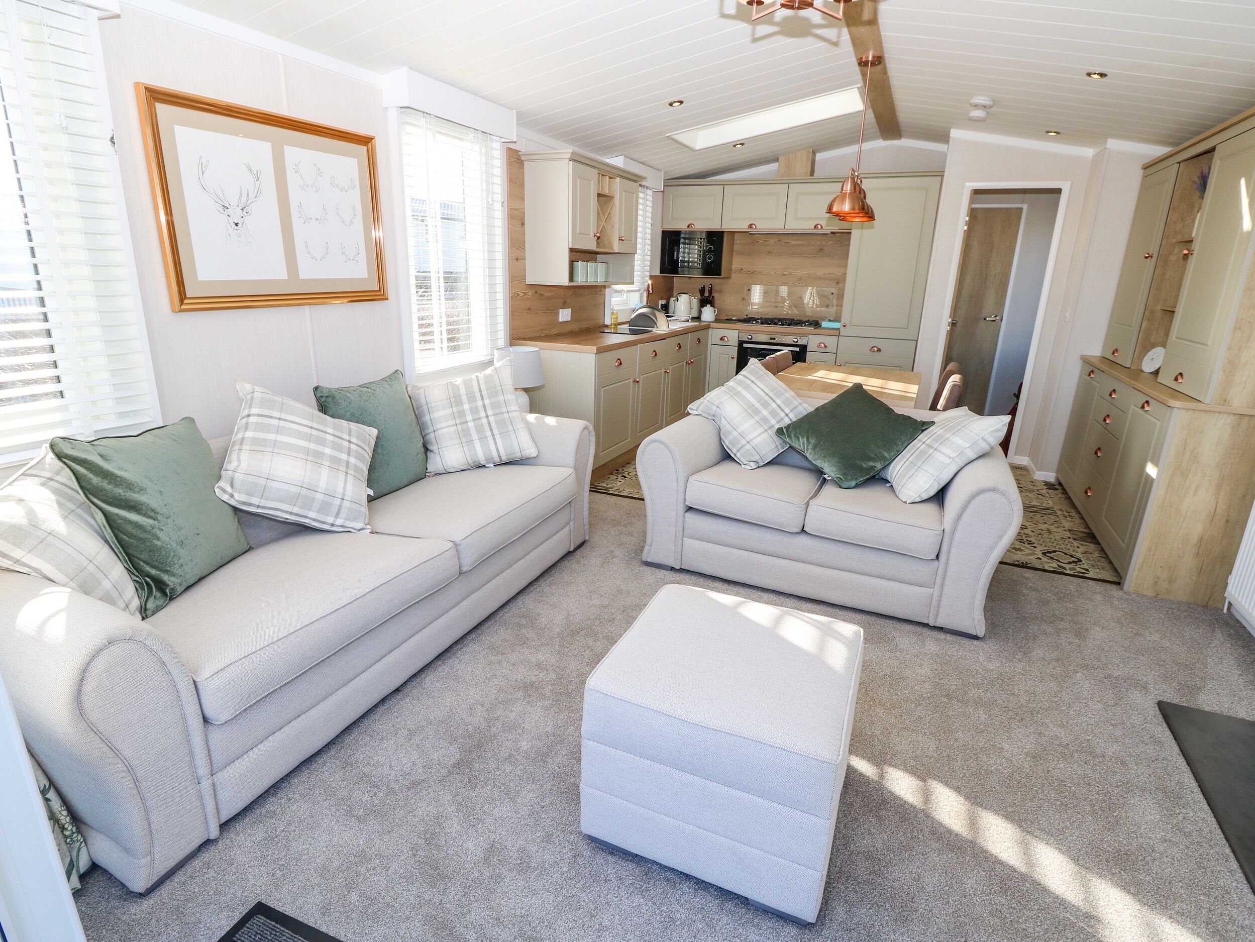 المنشأة من الداخل