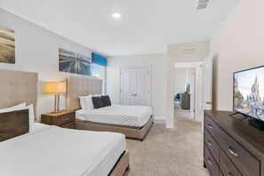 獨棟房屋 (Multiple Bedrooms) | 7 間臥室、筆電工作空間、熨斗/熨衣板、床單