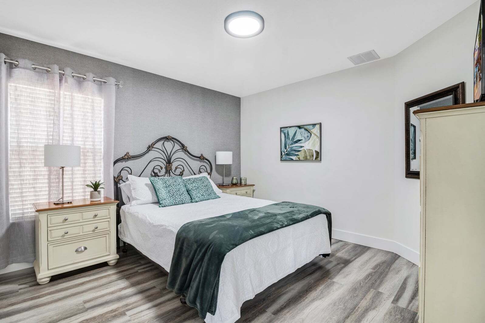 6 chambres, fer et planche à repasser, Wi-Fi gratuit, draps fournis
