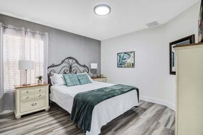 6 bedrooms, iron/ironing board, free WiFi, bed sheets