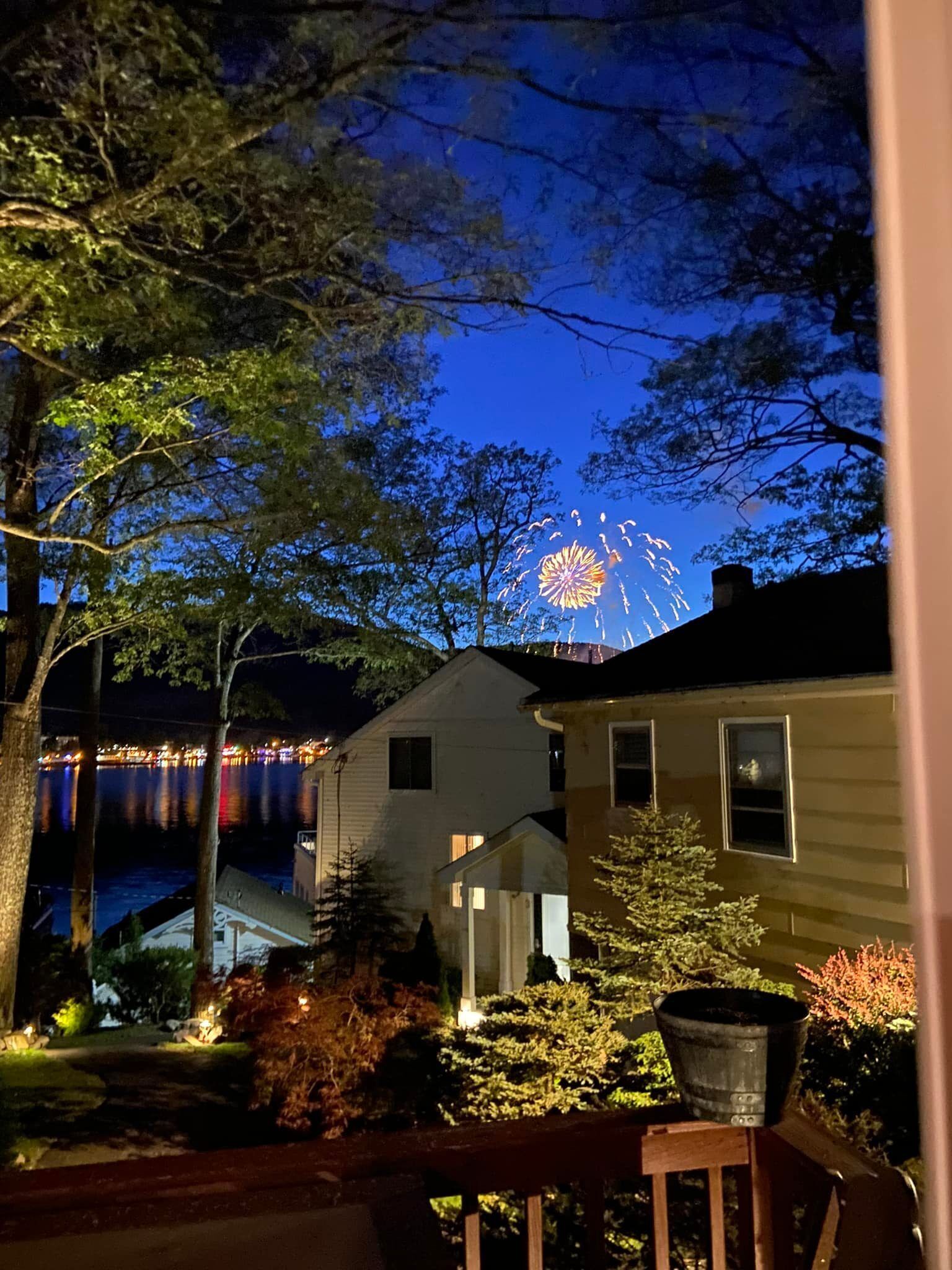 Lakefront Estate on Lake George within walking distance to village