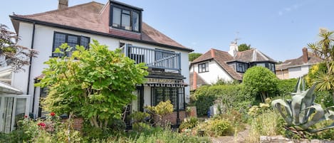Cottage | Property grounds