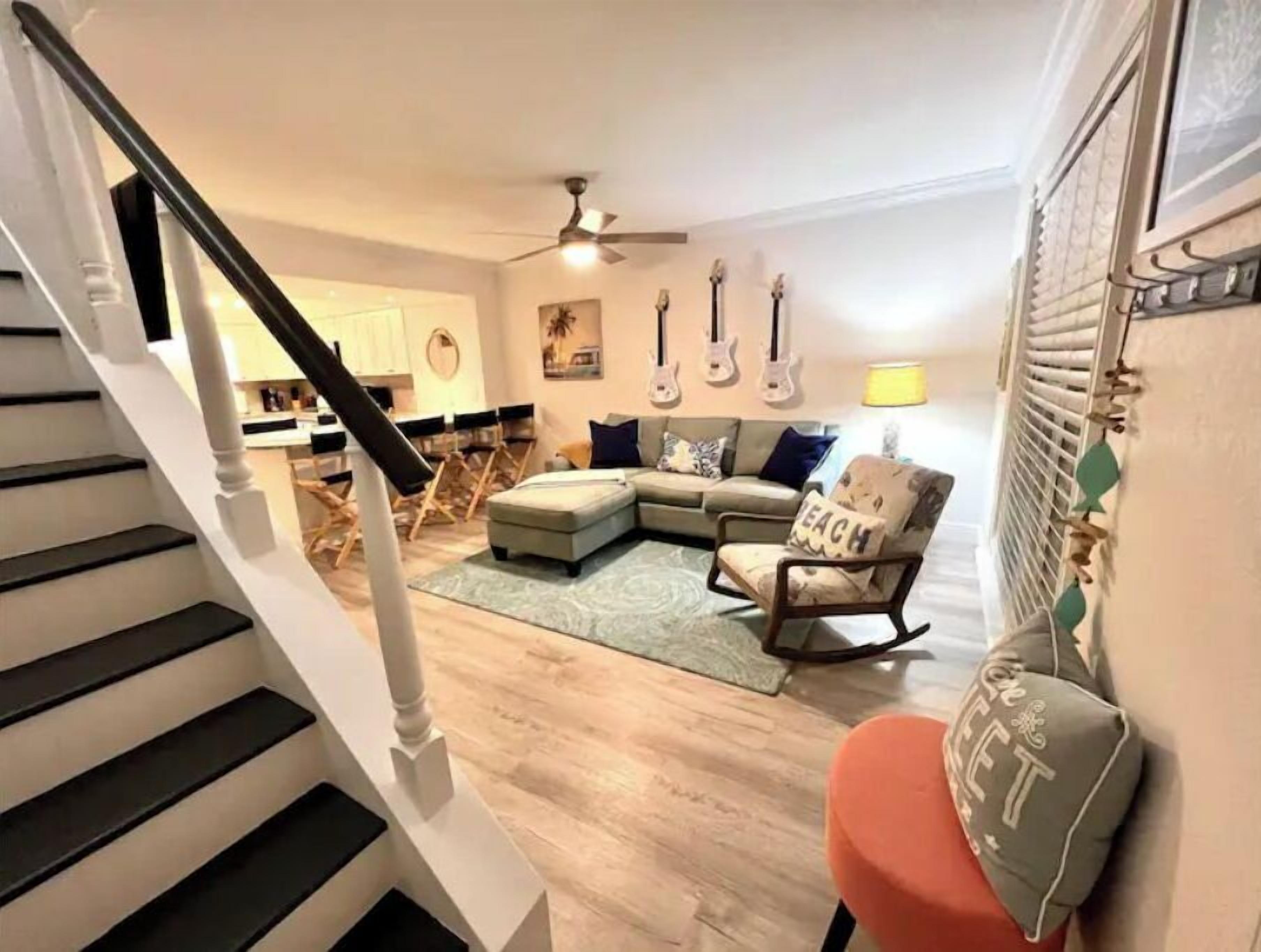 Smart TV, fireplace, stereo