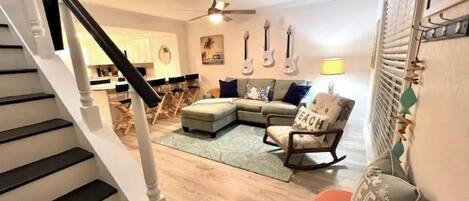 Smart TV, fireplace, stereo