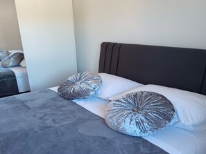 3 soverom, strykejern/-brett, wi-fi og sengetøy