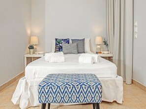 5 bedrooms, iron/ironing board, free WiFi, bed sheets