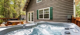 By & By- 2 Bed1 Bath with Hot Tub, Dog Friendly