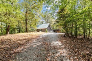 Exterior - By & By- 2 Bed1 Bath with Hot Tub, Dog Friendly (Dahlonega)