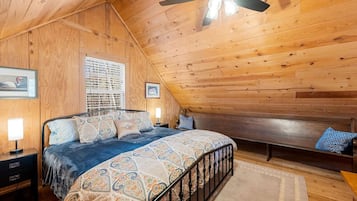 Een bureau, een strijkplank/strijkijzer, wifi