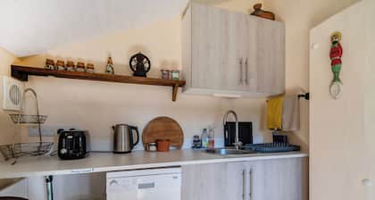 Little Linney - Sleeps 2 - Garden - Parking - Wifi