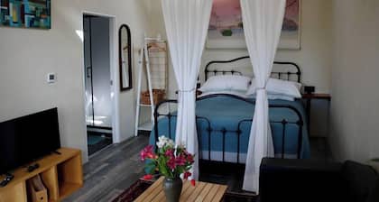 Little Linney - Sleeps 2 - Garden - Wifi - Parking