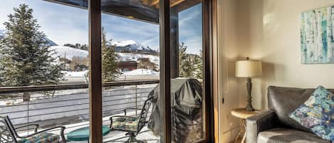 شقة (2 Bedrooms) | المنشأة من الخارج