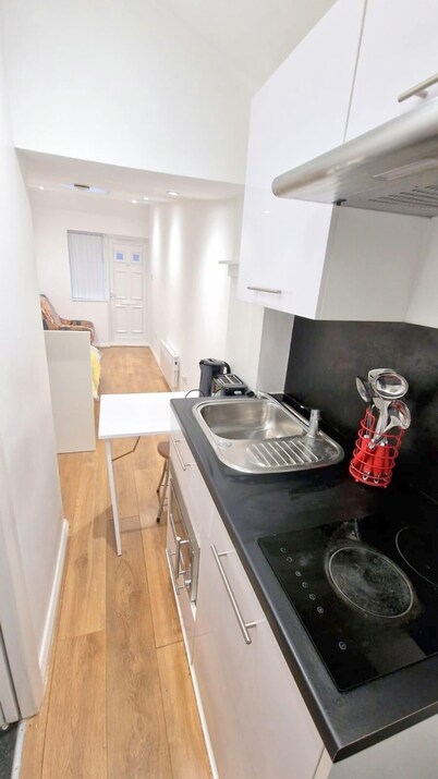 Cute Studio Apartment in South Croydon