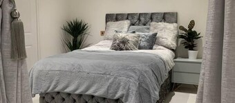 Bury St Edmunds - Apartment - Sleeps 2 - Parking