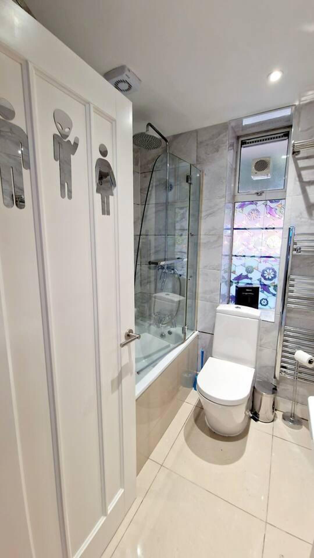 Casa | Baño | Ducha y bañera combinadas, bañera profunda y toallas
